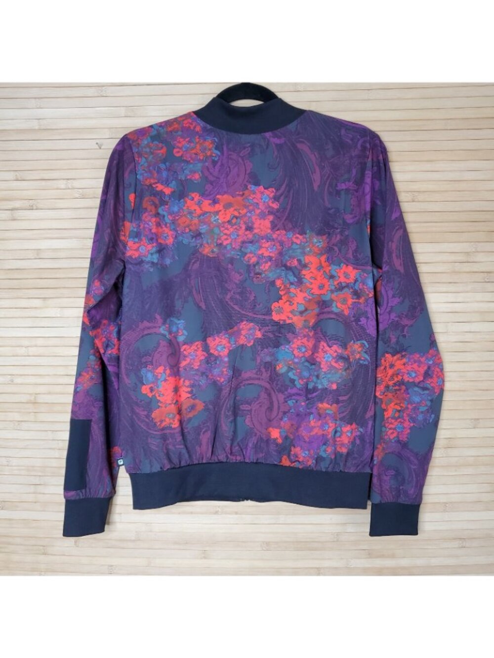 Fabletics Black Dark Floral Zipper Bomber Ithaca Jacket Athletic Size Medium - Picture 4 of 4